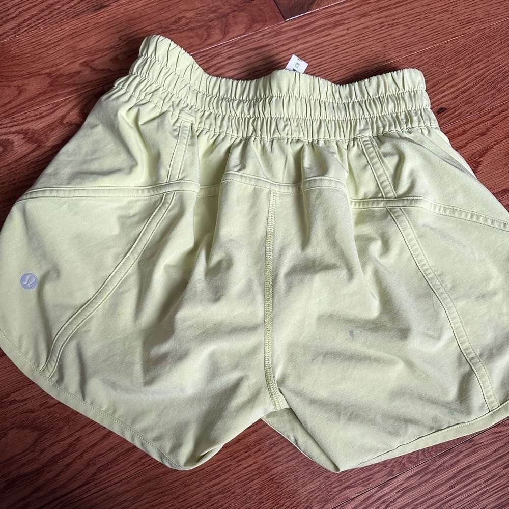Lululemon tracker shorts - Picture 5 of 9